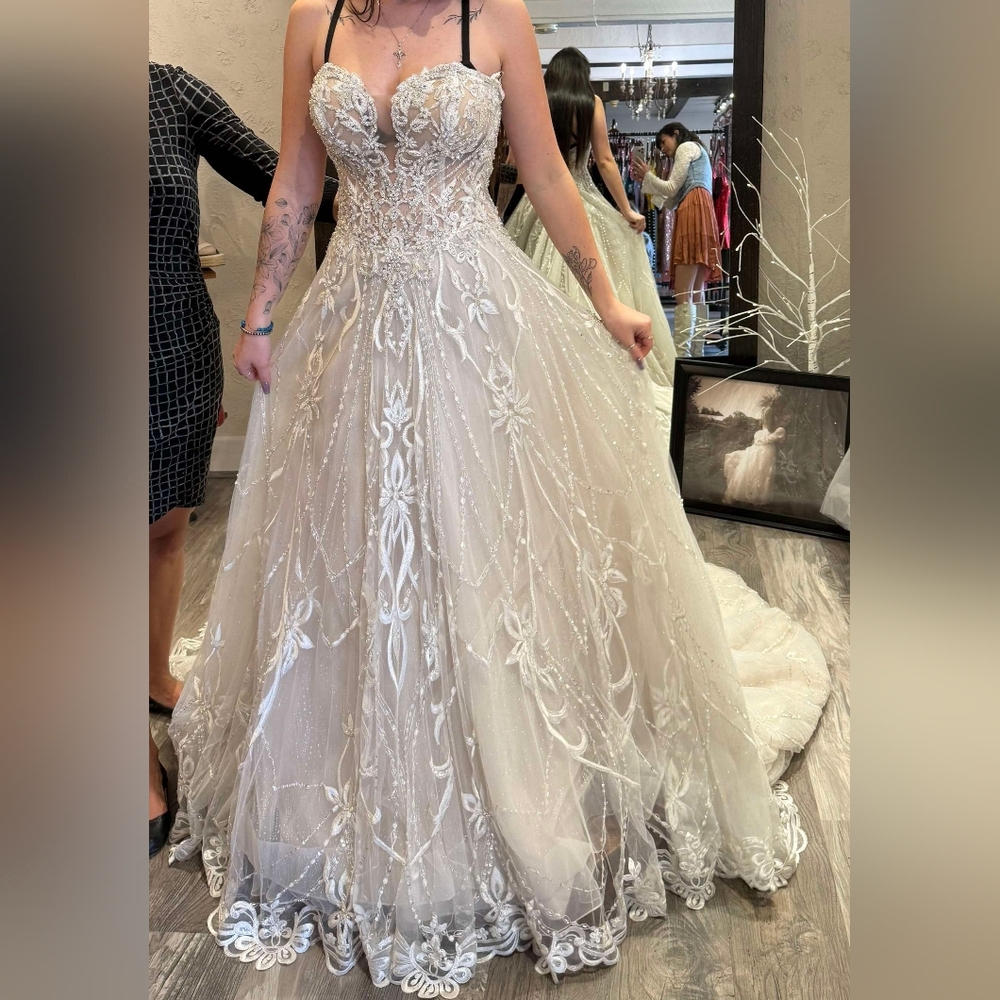 Elegant Cream Wedding Dress